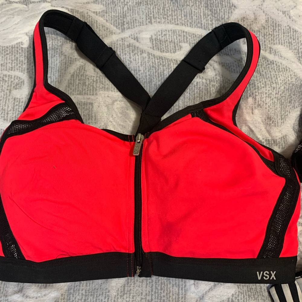 Sports bra